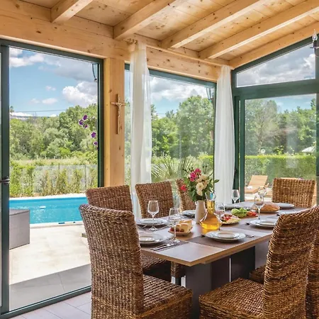 Lovely In With Wifi Holiday home *